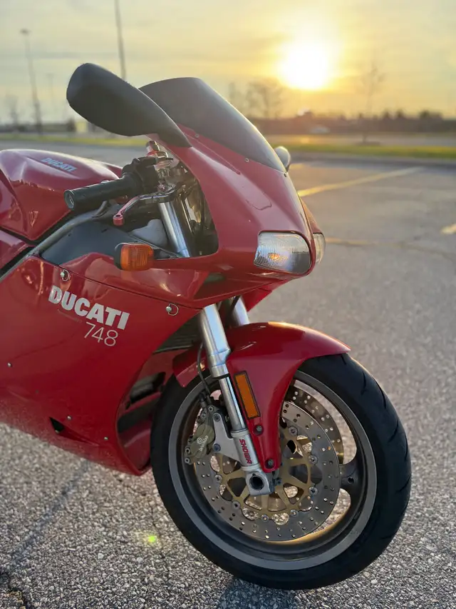 2002 Ducati 748s in Sport Bikes in Mississauga / Peel Region - Image 8