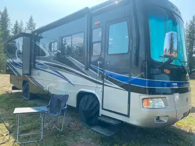 What a SWEET Deal! You need to see this rig! $60,000 , open to offers or trades. Cummins Diesel, All...