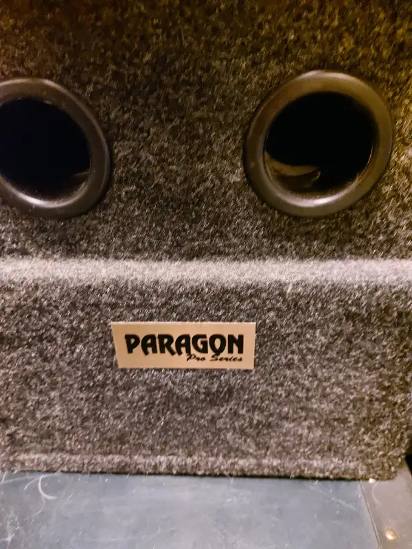 Paragqan sub box in Speakers in Edmonton - Image 3