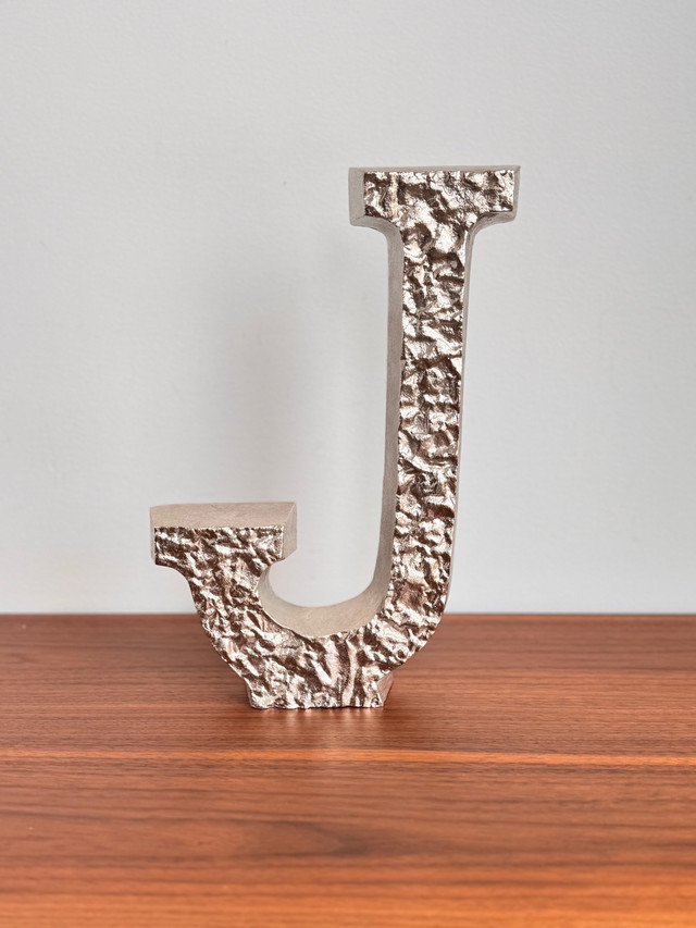 Letter ‘J’ dekoration in Home Décor & Accents in Calgary