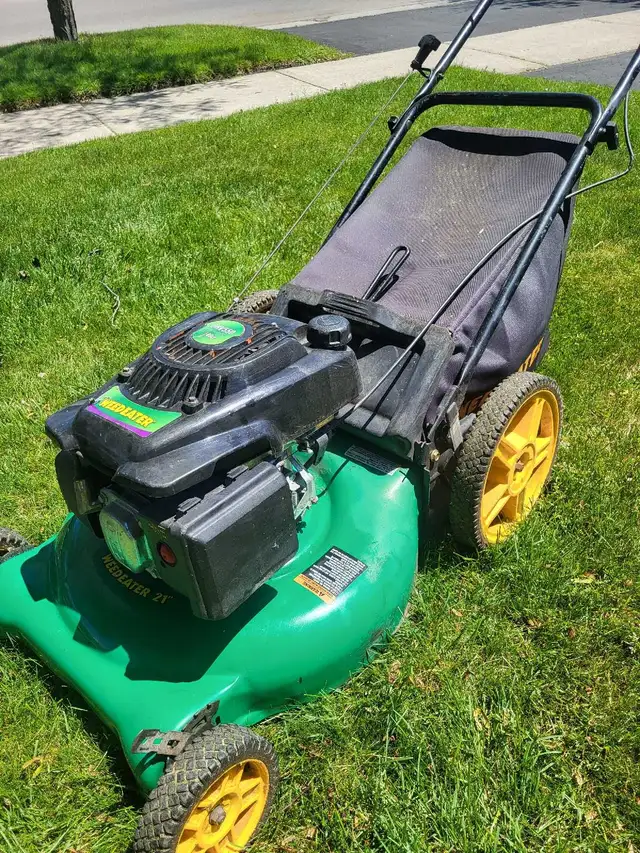 RUNNING LAWNMOWER WEEDEATER in Lawnmowers & Leaf Blowers in Mississauga / Peel Region - Image 3