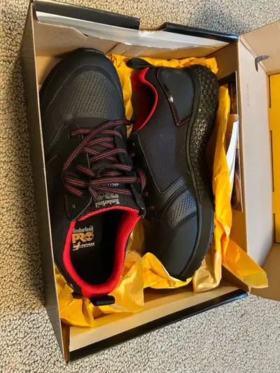 Step into comfort and safety with these brand new Timberland PRO work shoes, designed with Aerocore...