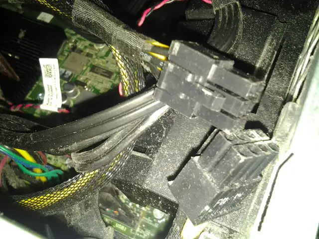 Dell Precision t7810 Xeon 2 x E5-2630  6core (12 cores) 16GB ddr in Desktop Computers in City of Montréal - Image 10