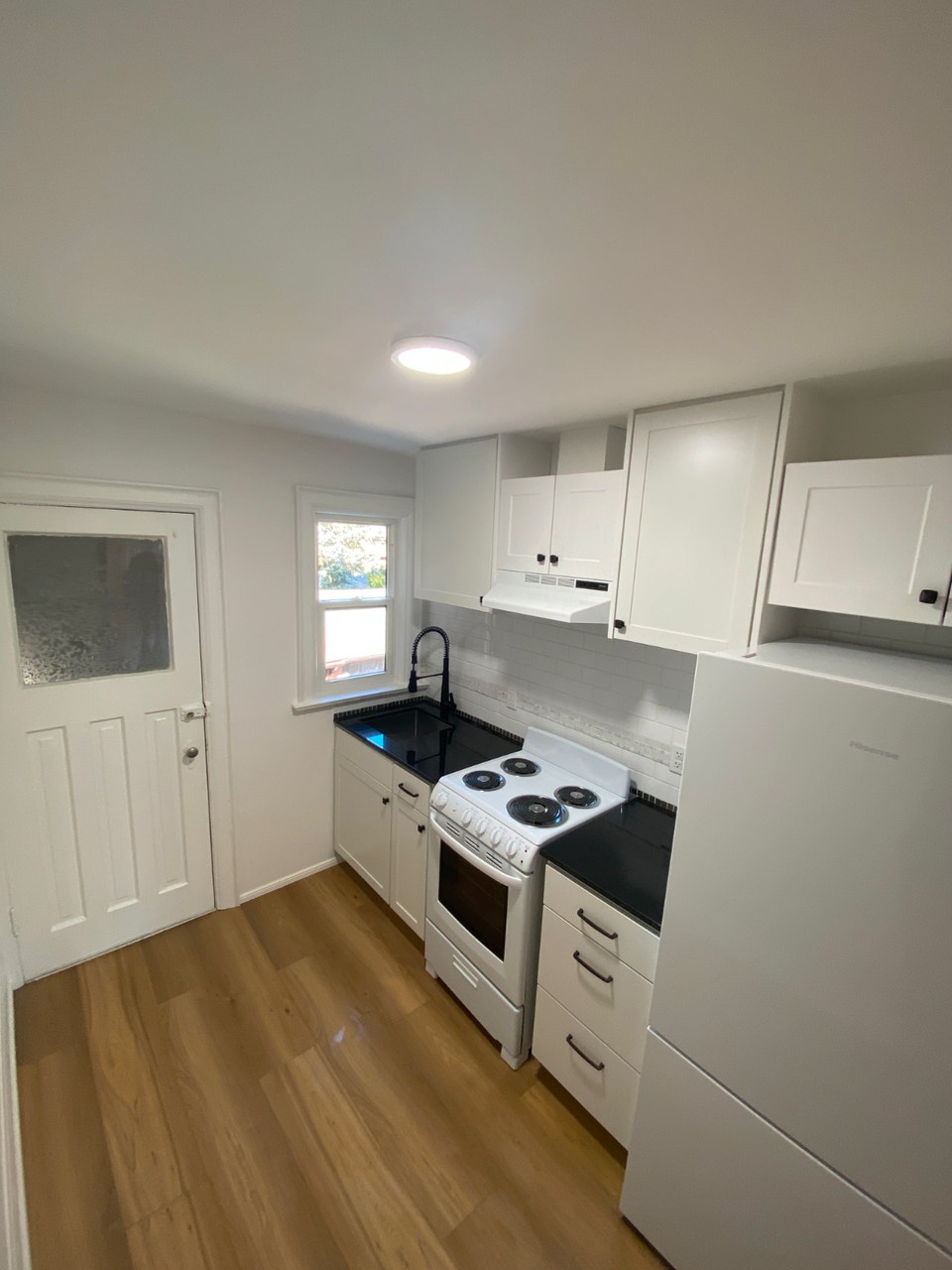 Large 1 Bedroom – Jane Subway – Utilities Included – $1,950 4