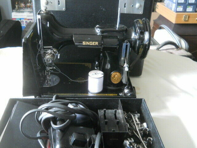 Singer 221K Featherweight Sewing Machine with Case Pedal in Hobbies & Crafts in Ottawa