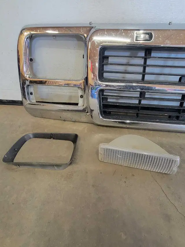 Dodge First Gen Grille in Auto Body Parts in Prince Albert - Image 5