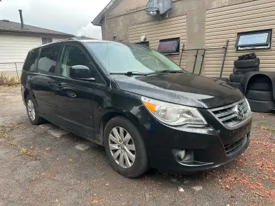 Priced to sell fast come with cash and drive it away! 260k kms Runs and drives mint Heated seats, le...