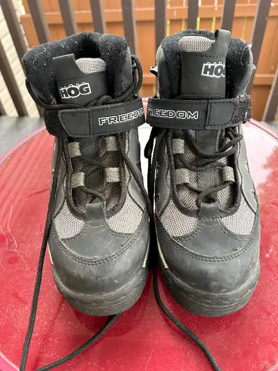 Size 9 Power Hog freedom roller blades. Excellent condition, used only a few times. Retails for $90