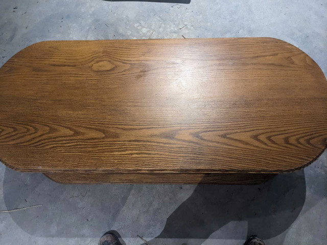 Coffee table  in Other Tables in Portage la Prairie - Image 4