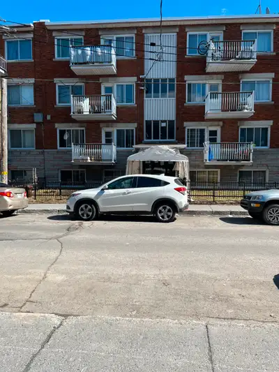 Large 4 1/2 in Montreal for rent