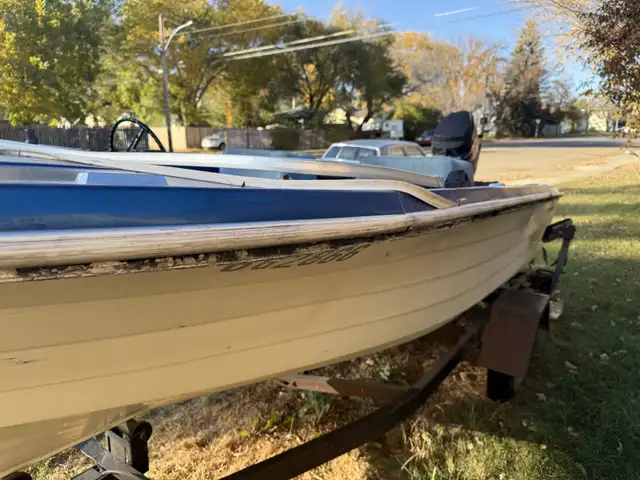 15’ boat / 65hp motor and Trailer in Powerboats & Motorboats in Saskatoon - Image 5
