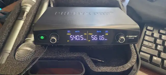 Phenyx Pro PTU-52-2H Wireless Handheld Microphone System575594696687626242