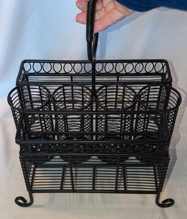 Quality Made Iron Portable Picnic Buffet Dining Utensil Caddy! in Kitchen & Dining Wares in London - Image 4
