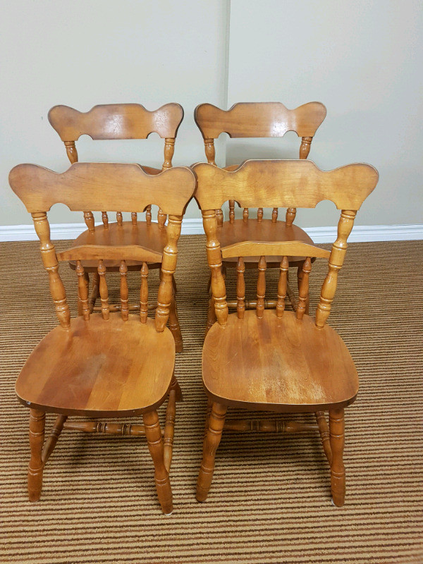 4 real oak dinning chairs in Arts & Collectibles in Mississauga / Peel Region