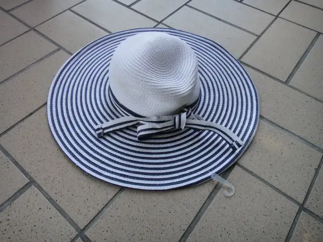 beach hat