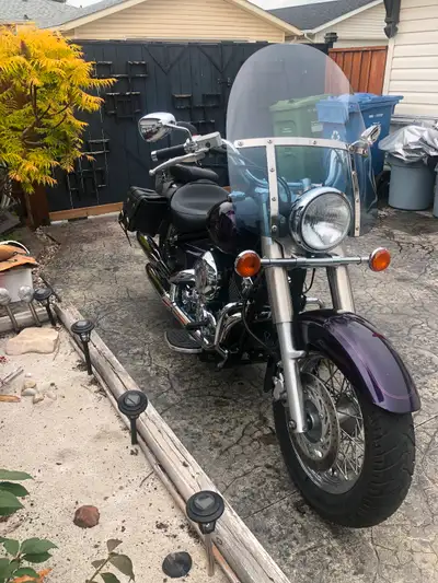 2001 Yamaha V Star 650 Classic Just tuned up by professional mechanic. Bike sat in garage last few y...