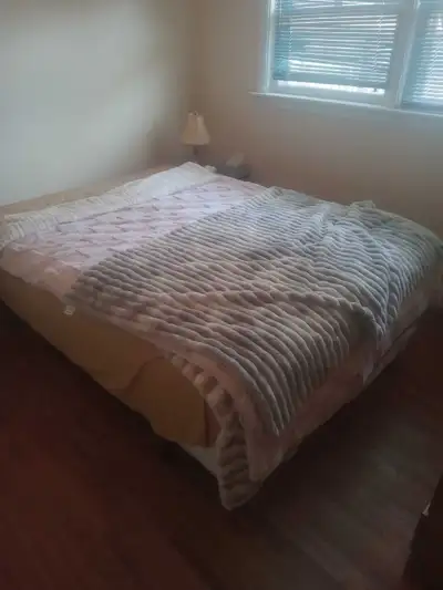 Room for female student 7 min walk to stclair college our village of stclair long term care share re...