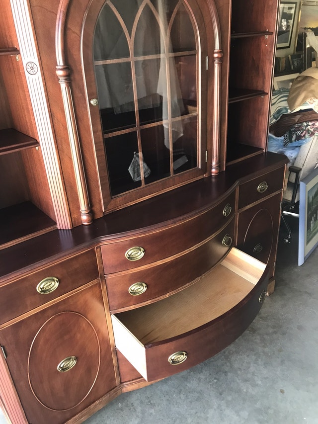 Sideboard Buffet curved solid wood drawers upscale item Hutches