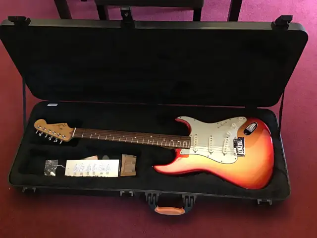 PROPERLY SET-UP 60th Anniversary Deluxe Stratocaster in Guitars in London - Image 10