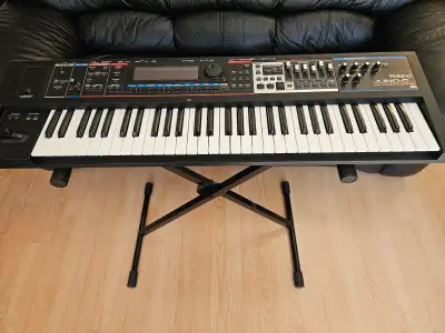 ROLAND JUNO-Gi - Keyboard synthesizer, digital recorder • 61-key mobile synthesizer and digital reco...