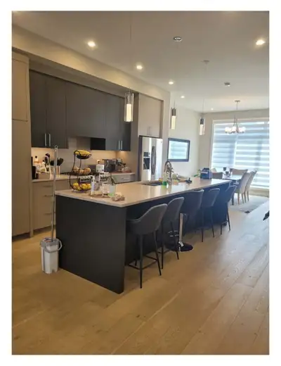 Room fod rent in NW Calgary close to U of C