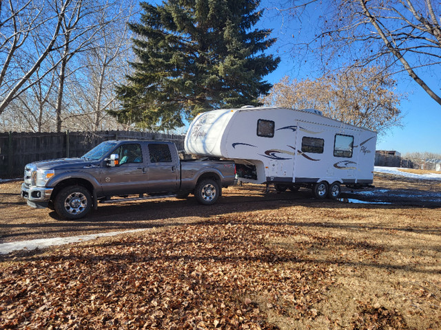 Truck and Fifth Wheel Camper in Travel Trailers & Campers in Edmonton