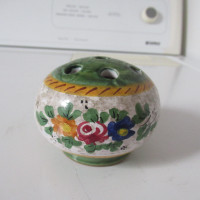 FS:   A Ceramic Flower Vase