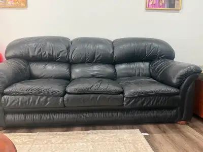 Premium Leather Sofa Set for Sale – $200 (3-Seater, 2-Seater & 1-Seater) Selling a complete sofa set...