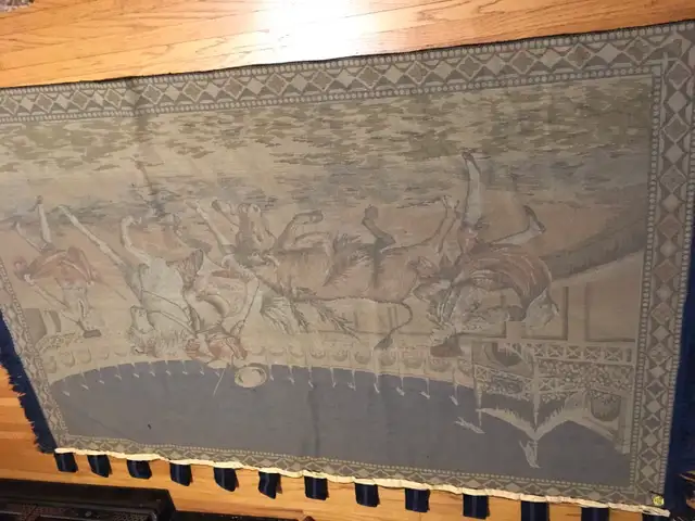 Large vintage velvet wall tapestry art hanging rug in Home Décor & Accents in London - Image 5