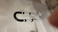 Removable bathtub safety bar