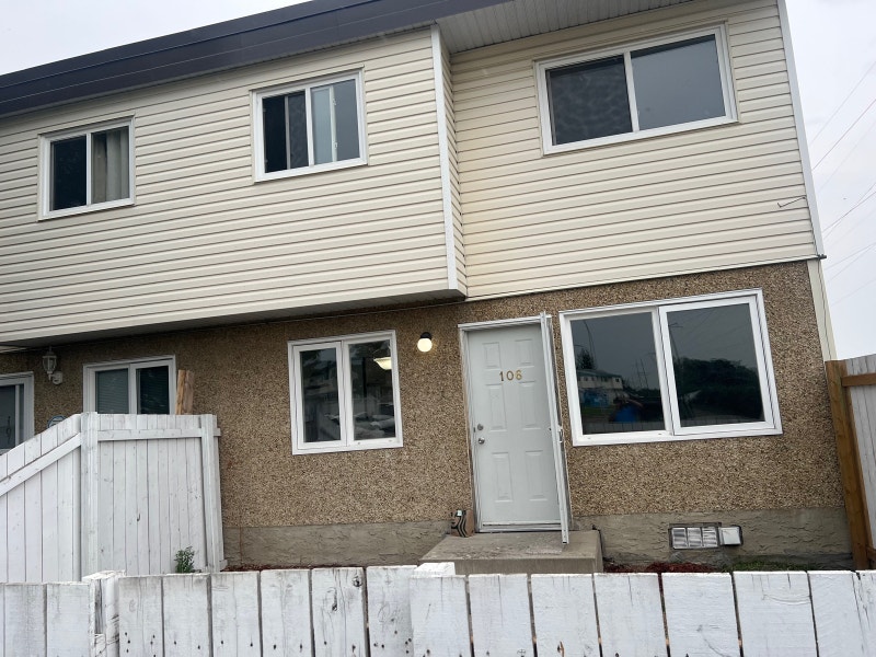 townhouse house for rent 1750 utilities included. Long Term Rentals