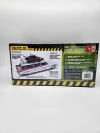 Ghostbusters ECTO-1A 1:25 Model Kit *NEW IN BOX*