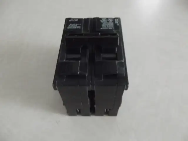 Dijoncteurs (breaker ) Siemens Q215 NEUF in Electrical in Laval / North Shore - Image 4