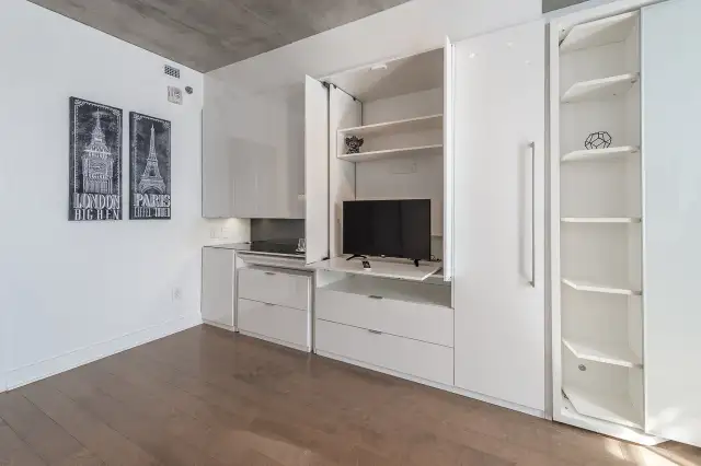 Griffintown Studio for Rent – Fully Furnished & Fully Equipped