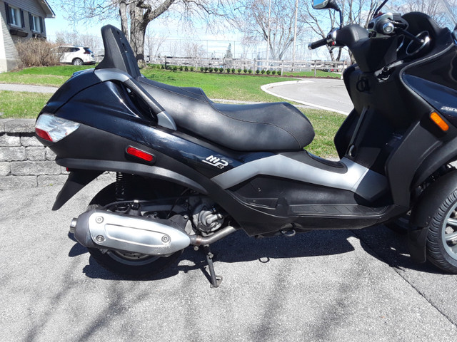 PIAGGIO MP3 250cc 2007, COMME NEUF,LIKE NEW, $2300 in Scooters & Pocket Bikes in West Island - Image 2