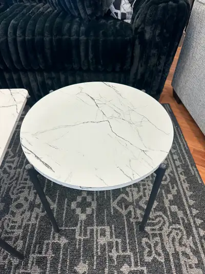 Arlo coffee and end table