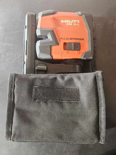 Model 2047044 Very good condition performs flawlessly laser retail upwards of 500$ pouch & Magnetic...