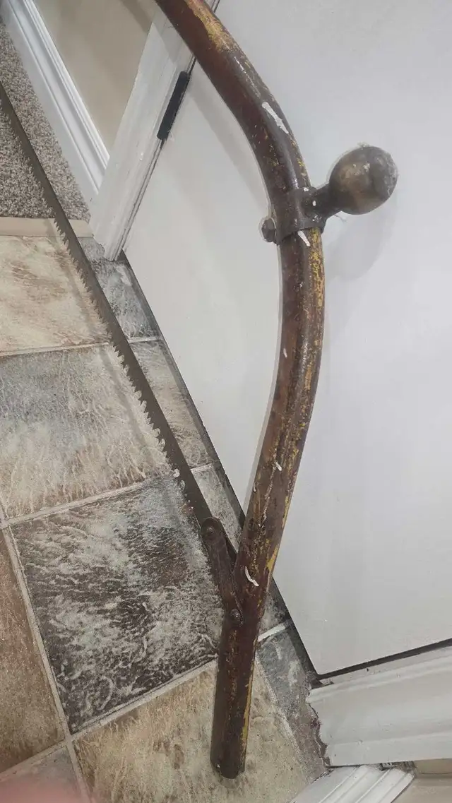 Two men Saw in Hand Tools in Kawartha Lakes - Image 5