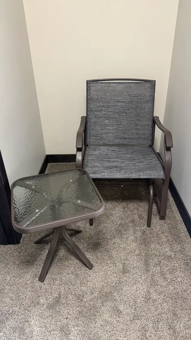 Outsunny Glidder Chairs and Table