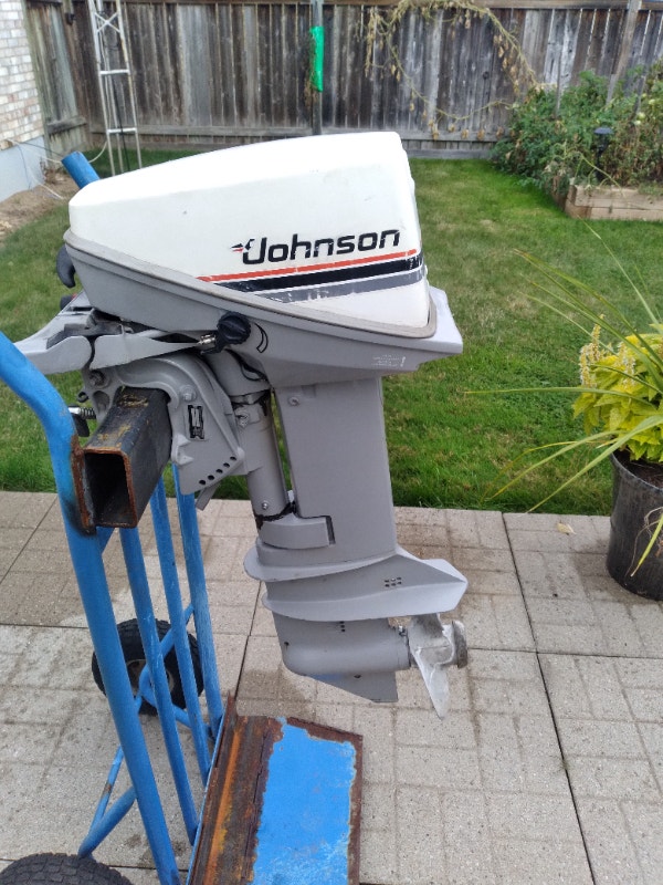 9.9 johnson outboard motor runs great... Powerboats & Motorboats St
