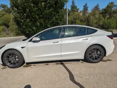 2021 Tesla Model 3 Standard Range Plus RWD 70,134 km 55kwh Battery 170kw charging DC 280hp 310 lb ft...
