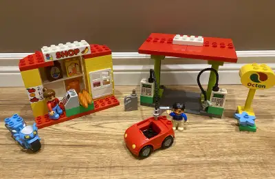 This set is complete with 45 pieces.Includes 2 LEGO DUPLO figures: shop assistant and pump attendant...