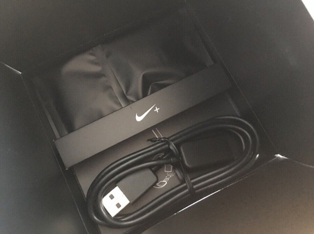 USED Nike Fuelband in Exercise Equipment in City of Toronto - Image 2