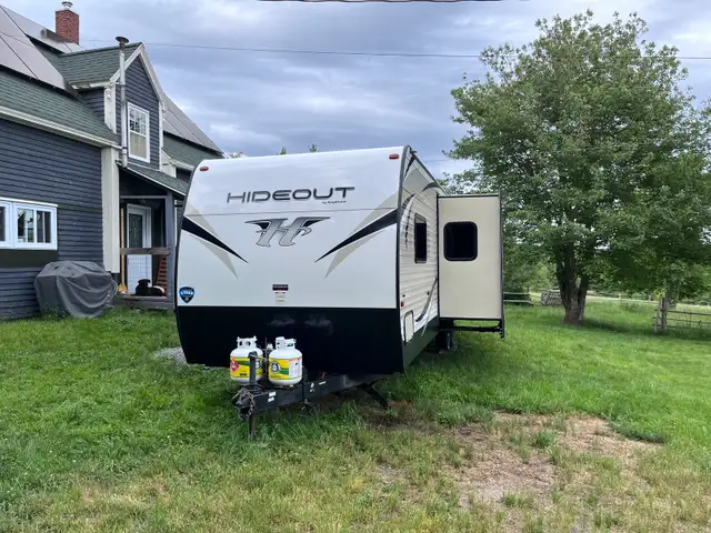 2018 Hideout 28’ BHS  with Cold Mountain Package in Travel Trailers & Campers in Bridgewater - Image 6
