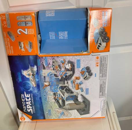 HEXBUG NANO SPACE COSMIC COMMAND in Toys & Games in Burnaby/New Westminster - Image 2