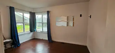 Private room, unfurnished available in lower mission.Looking for a working professional or full time...