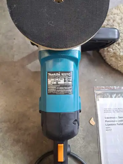 Makita 7 " Electric polisher, with constant speed control, 6 variable speeds ,loop handle. Like new...