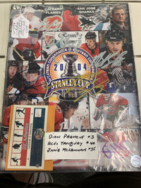 Calgary Flames Playoffs Signed Magazine Phaneuf Booth 278