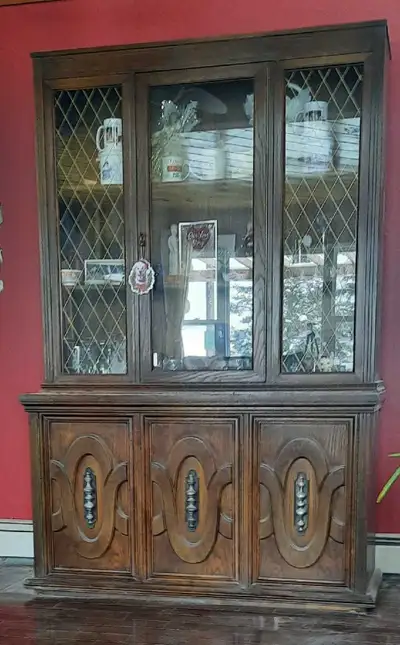 Top and bottom Hutch, View more