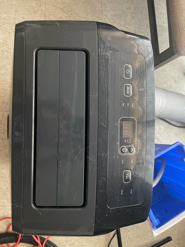 LG Portable Air Conditioner in Heaters, Humidifiers & Dehumidifiers in Hamilton - Image 3